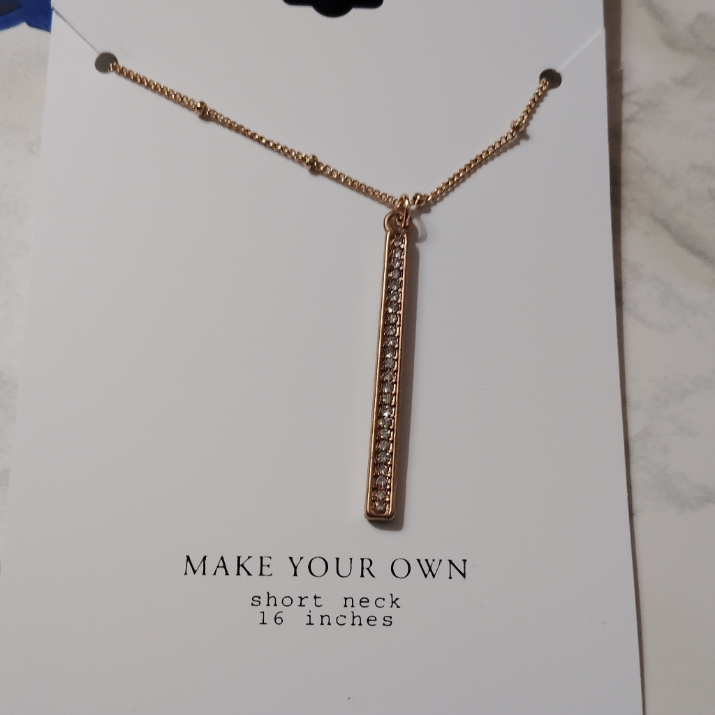 Apt. 9 Elegant Gold Pendant Necklace